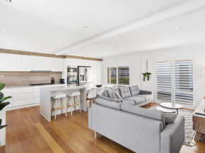 Wyalong Place, 6